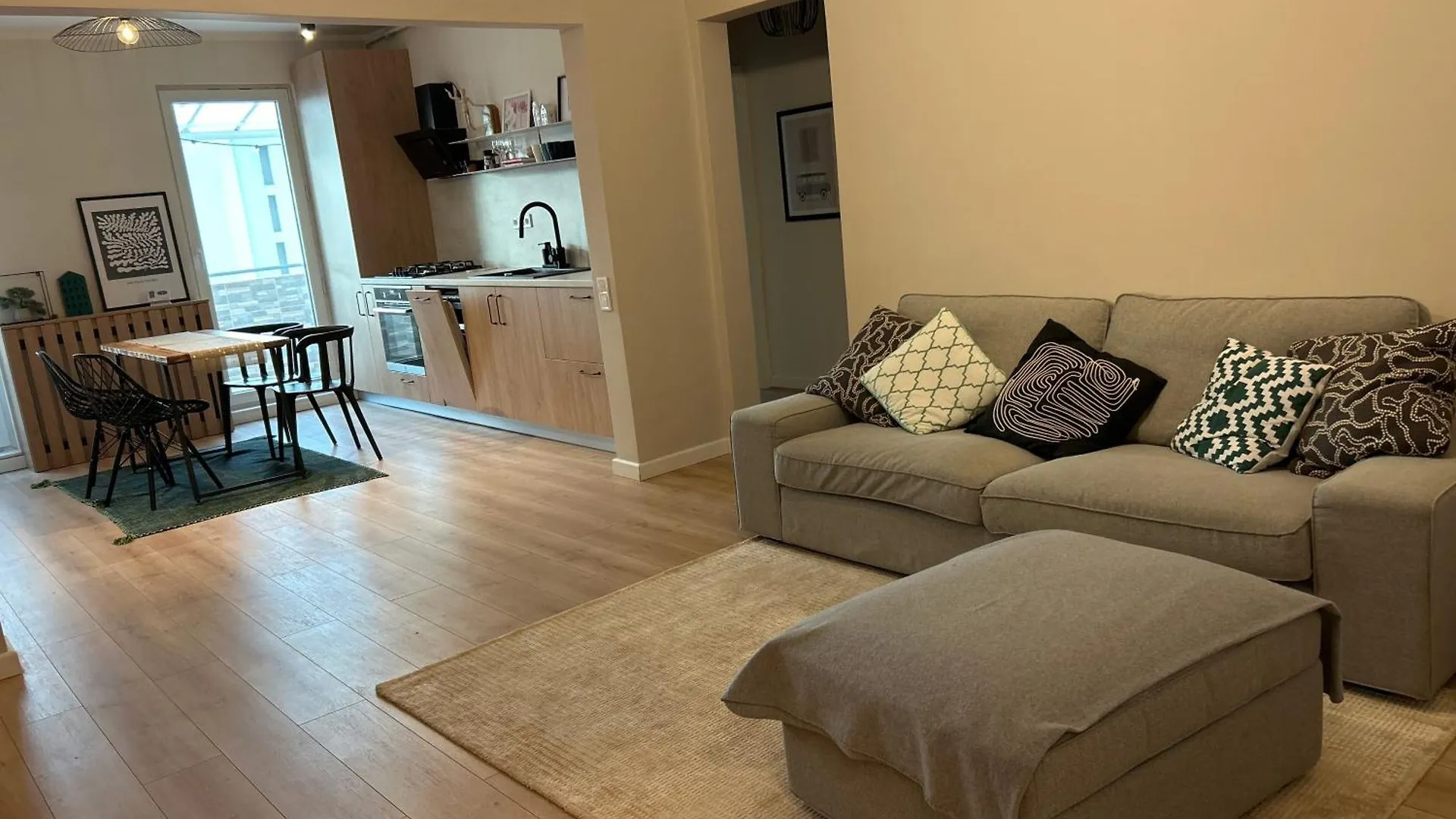 T6 Urban Energy Apartment Bucharest Romania